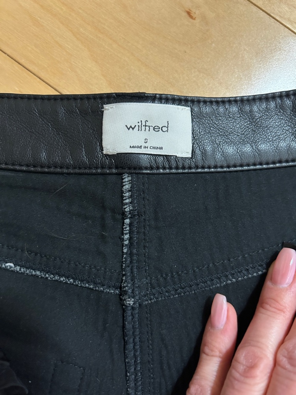 Wilfred Faux Leather Skinny Pants – Size 0 - Picture 3 of 8